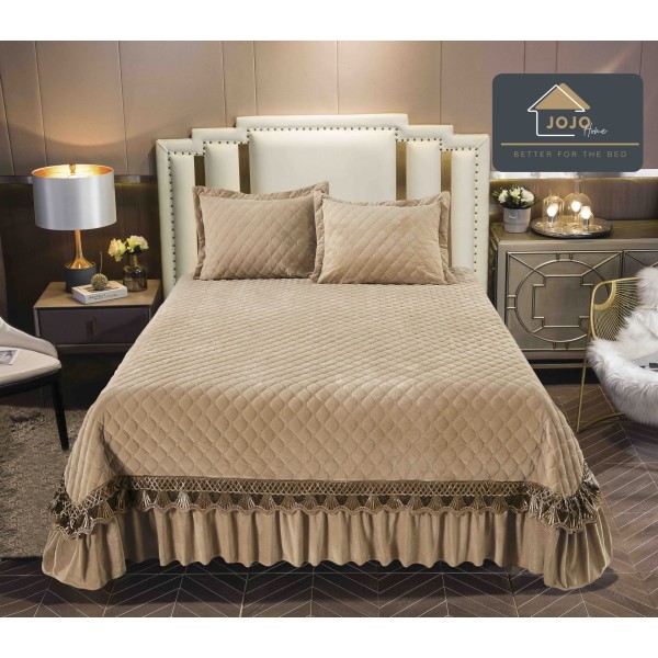 Cuvertura pat dublu, 3 piese, Catifea Matlasata cu Broderie Aurie, 250x270cm, Crem, CCV-025