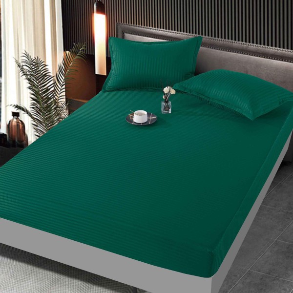 Set cearșaf cu elastic 160x200 cm din damasc finetat + 2 fețe de pernă–verde smarald, LFD-018