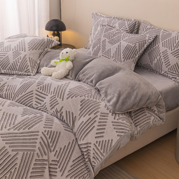 Set Lenjerie Pufoasa Cocolino cu Elastic, 4 Piese, Pat 2 Persoane, Gri-Bej, linii, LEC-100