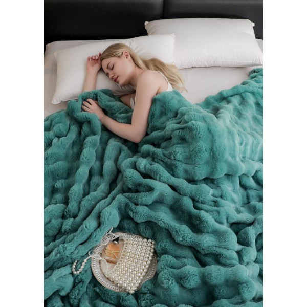 Patura CoCoLiNo Pufoasa din Blanita artificiala de iepure, 200x230 cm, Vernil, PCI-019