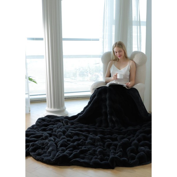 Patura CoCoLiNo Pufoasa din Blanita artificiala de iepure, 200x230 cm, Negru, PCI-020