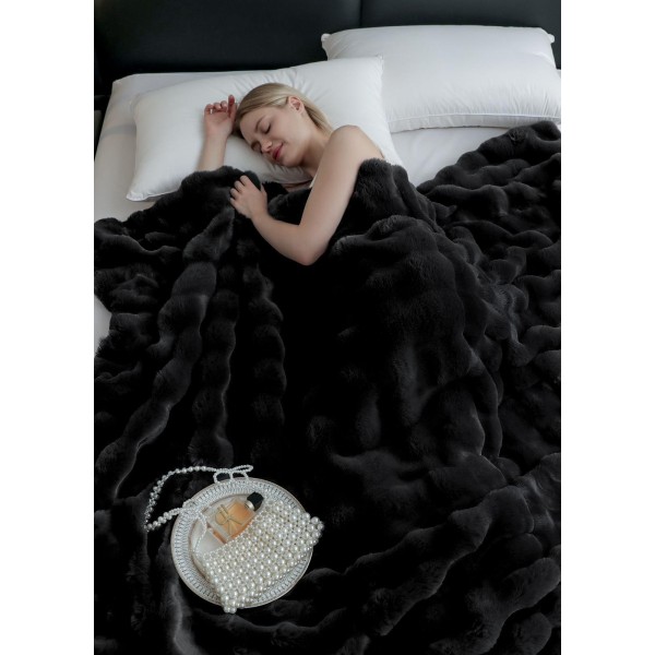 Patura CoCoLiNo Pufoasa din Blanita artificiala de iepure, 200x230 cm, Negru, PCI-020