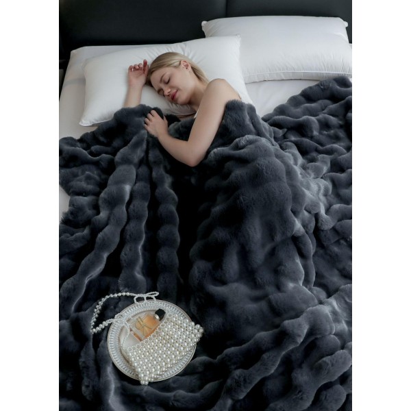 Patura CoCoLiNo Pufoasa din Blanita artificiala de iepure, 200x230 cm, Gri inchis, PCI-022