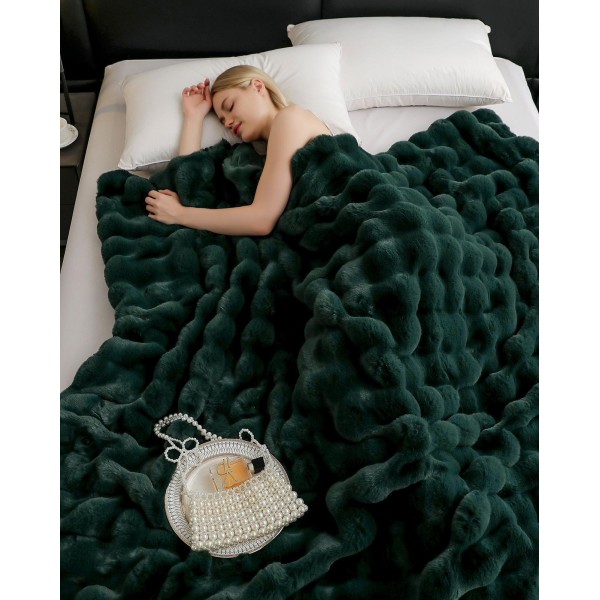 Patura CoCoLiNo Pufoasa din Blanita artificiala de iepure, 200x230 cm, Verde smarald, PCI-027