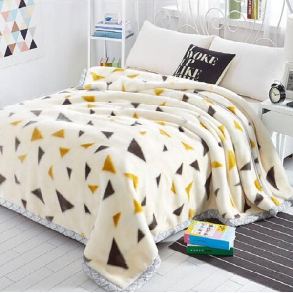 Patura Cocolino dubla si pufoasa perfecta pentru sezonul rece 200 x 230 cm, Crem, romburi, PCM-016