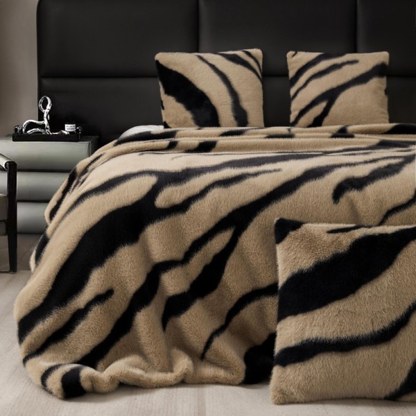 Patura din blana artificiala de Nurca cu fermoar + 2 fete de perna, Bej, PNB-001