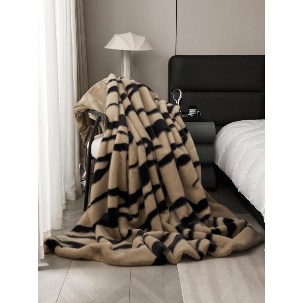 Patura din blana artificiala de Nurca cu fermoar + 2 fete de perna, Bej, PNB-001