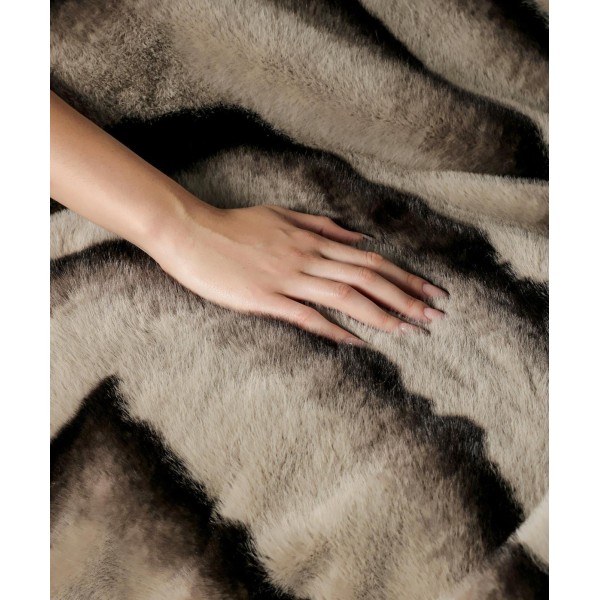 Patura din blana artificiala de Nurca cu fermoar + 2 fete de perna, Bej, PNB-006