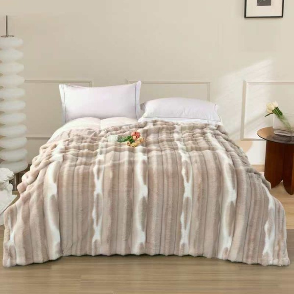 Patura CoCoLiNo Pufoasa din Blanita artificiala de iepure, 200x230 cm, Bej-Alb, PCI-036