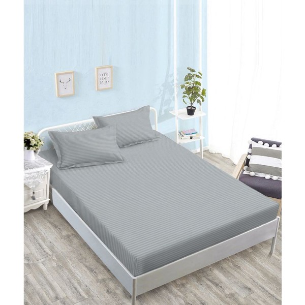 Husă de pat damasc cu elastic 180x200 cm + 2 fețe de pernă – Gri deschis, OHT-058 Husă de pat damasc cu elastic 180x200 cm + 2 fețe de pernă – Gri deschis, OHT-058