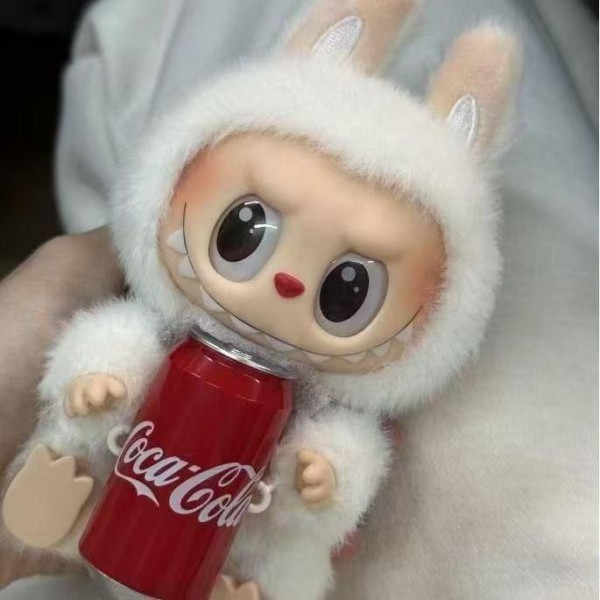 Figurina Pop Mart Labubu Coca-Cola – Iepurași Drăguți,  JCC-013