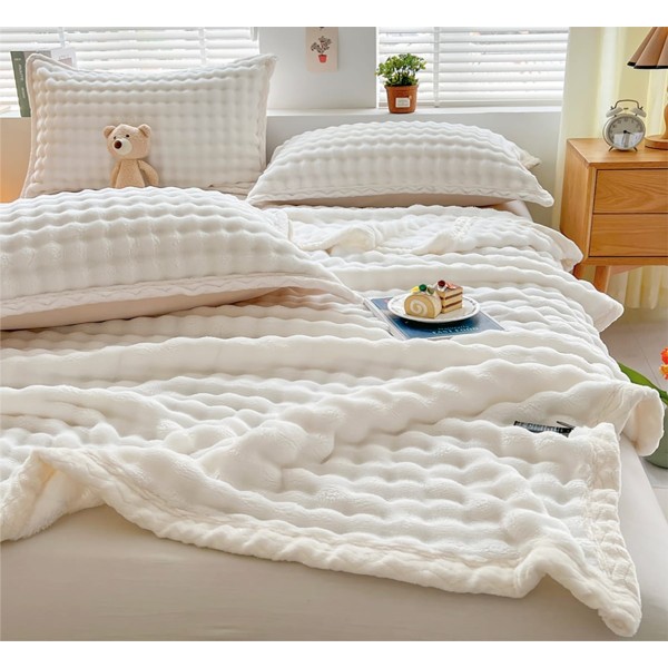 Pătură Cocolino 200x230 cm + 2 Fețe de Pernă – Alb cu Margine Albă, Moale și Pufoasă, PCI-058