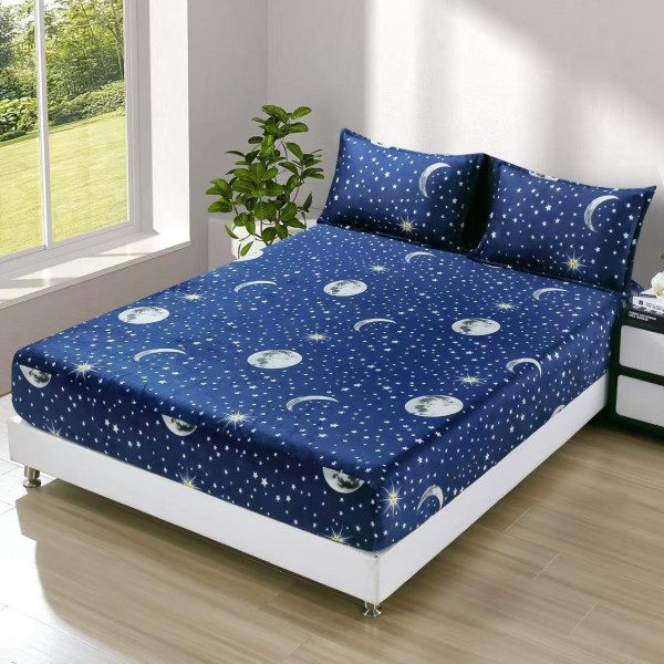 Cearșaf Cocolino cu Elastic 180x200 cm + 2 Fețe de Pernă – Model Albastru Noapte cu Stele și Lună, HC-035