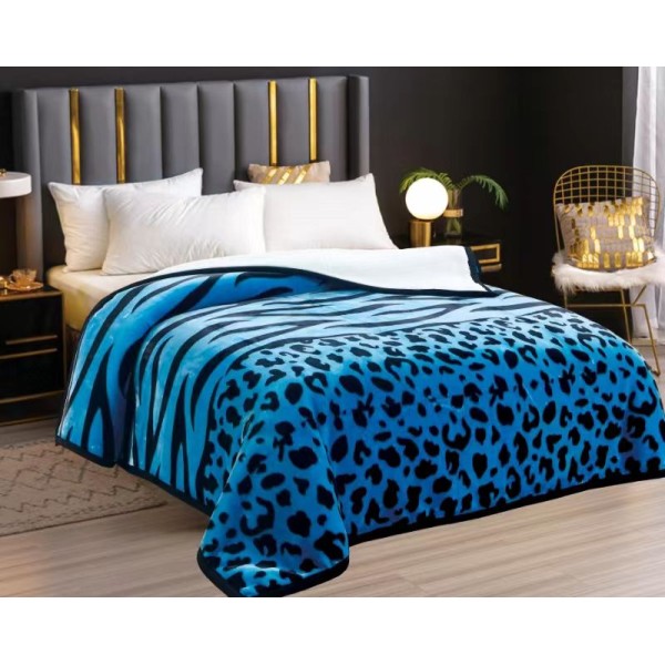 Pătură Cocolino cu blăniță 200x230 cm – moale, călduroasă și premium - Albastru - Negru, model animal print, PBC-024