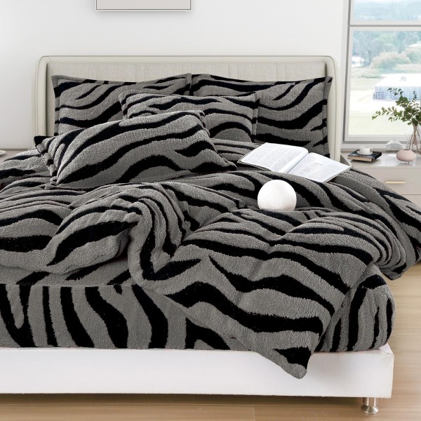 Lenjerie Cocolino 4 Piese Pat Dublu cu Cearșaf Elastic – Gri cu Dungi Negre, LCE-093 Lenjerie Cocolino 4 Piese Pat Dublu cu Cearșaf Elastic – Gri cu Dungi Negre, LCE-093
