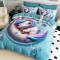 Lenjerie Pat 6 Piese 5D cu Cearșaf Elastic – Model Unicorn Albastru Pastel, LFL-074 Lenjerie Pat 6 Piese 5D cu Cearșaf Elastic – Model Unicorn Albastru Pastel, LFL-074