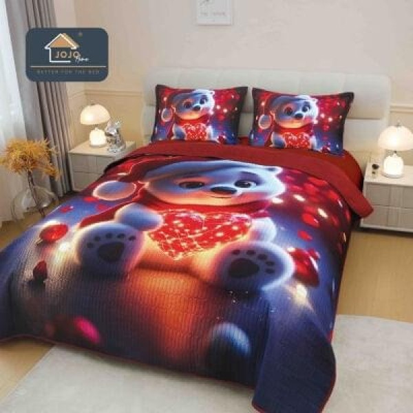 Cuvertură din Finet 220x240cm + 2 Fețe de Pernă – Model Ursuleț cu Inimioară Roșie, LTC-089