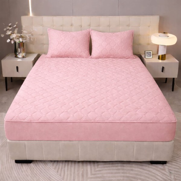 Husă / Topper Saltea 160x200 cm cu Elastic + 2 Fețe de Pernă – Model Matlasat Elegant, Roz, HTC-048