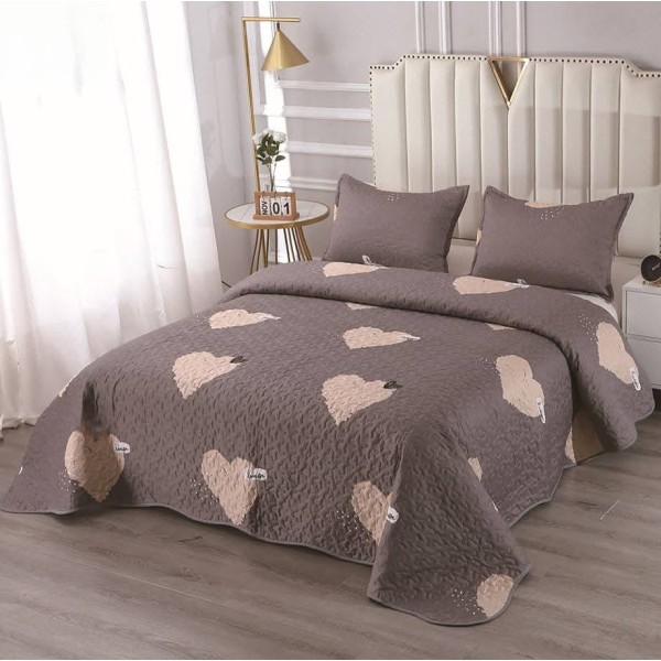 Cuvertură Pat Dublu cu 2 Fețe de Pernă din Bumbac Satinat – Model Inimi Bej pe Fundal Maro, OCT-014