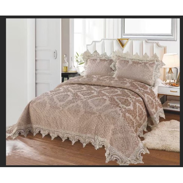 Cuvertură Pat Dublu din Catifea cu Dantelă 3 Piese – 230x250 cm + 2 Fețe de Pernă, Model Bej, CCB-011