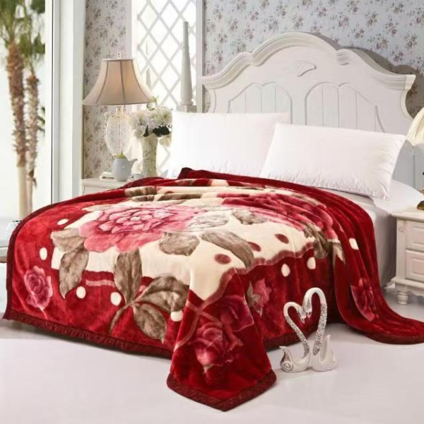 Pătură Cocolino Pufoasă pentru Pat Dublu 200x230 cm – Model Trandafiri Roșii, Groasă și Catifelată, PCM-057 Pătură Cocolino Pufoasă pentru Pat Dublu 200x230 cm – Model Trandafiri Roșii, Groasă și Catifelată, PCM-057