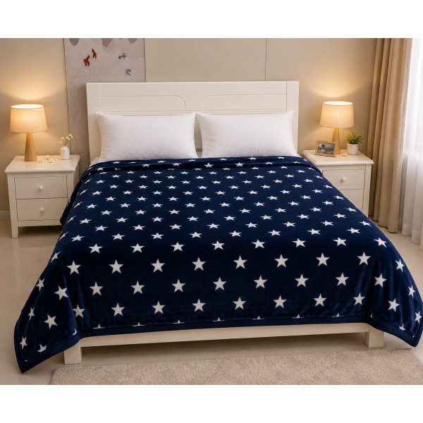 Pătură Cocolino Pufoasă pentru Pat Dublu 200x230 cm – Model Stele Albe pe Fundal Bleumarin, Groasă și Călduroasă, PCM-060 Pătură Cocolino Pufoasă pentru Pat Dublu 200x230 cm – Model Stele Albe pe Fundal Bleumarin, Groasă și Călduroasă, PCM-060