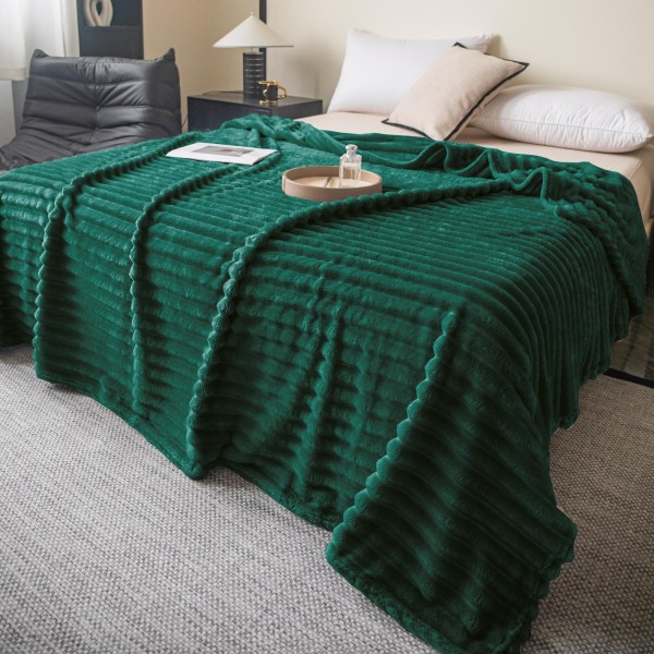Pătură Pufoasă Cocolino Raiată 200x230 cm Verde Smarald – Catifelată și Elegantă, PGC-017 Pătură Pufoasă Cocolino Raiată 200x230 cm Verde Smarald – Catifelată și Elegantă, PGC-017