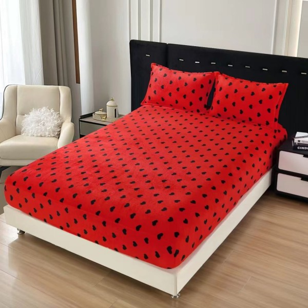 Cearșaf Cocolino cu Elastic + 2 Fețe de Pernă – Model Inimioare Negre, Roșu, HC-094