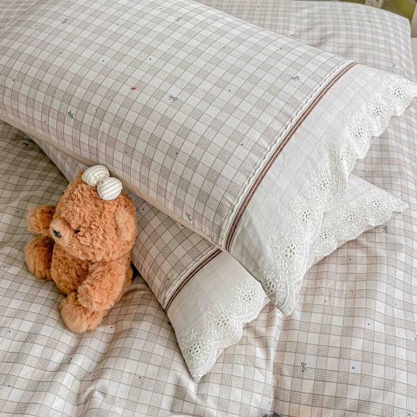 Lenjerie de Pat Premium 4 Piese, Bumbac 100%, cu Volănașe din Dantelă,Cearceaf Roz - Salvie, LBB-007 Lenjerie de Pat Premium 4 Piese, Bumbac 100%, cu Volănașe din Dantelă,Cearceaf Roz - Salvie, LBB-007