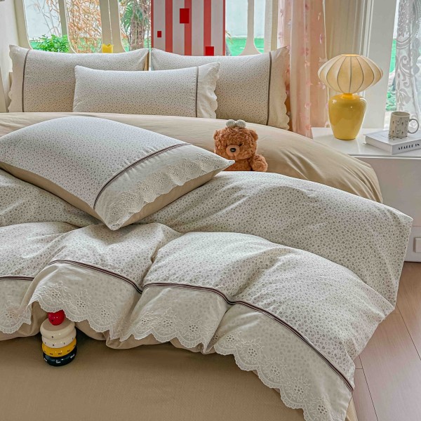 Lenjerie de Pat Premium 4 Piese, Bumbac 100%, cu Volănașe din Dantelă,Cearceaf Crem - Bej, LBB-011 Lenjerie de Pat Premium 4 Piese, Bumbac 100%, cu Volănașe din Dantelă,Cearceaf Crem - Bej, LBB-011