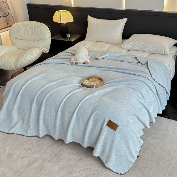 Pătură Jojo Home din Cașmir Artificial 200x230 cm – Moale, Pufoasă și Călduroasă, Albastru Deschis, PJC-013 Pătură Jojo Home din Cașmir Artificial 200x230 cm – Moale, Pufoasă și Călduroasă, Albastru Deschis, PJC-013