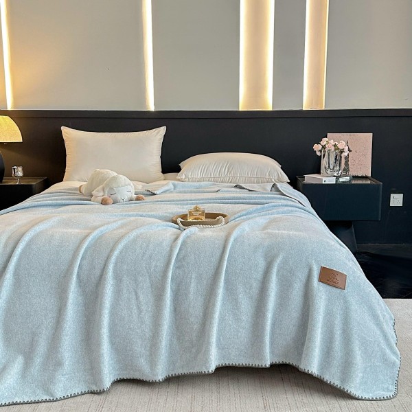 Pătură Jojo Home din Cașmir Artificial 200x230 cm – Moale, Pufoasă și Călduroasă, Albastru Deschis, PJC-013