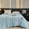 Pătură Jojo Home din Cașmir Artificial 200x230 cm – Moale, Pufoasă și Călduroasă, Albastru Bleu, PJC-018 Pătură Jojo Home din Cașmir Artificial 200x230 cm – Moale, Pufoasă și Călduroasă, Albastru Bleu, PJC-018
