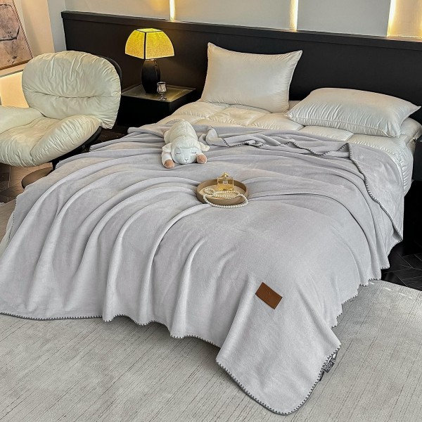 Pătură Jojo Home din Cașmir Artificial 200x230 cm – Moale, Pufoasă și Călduroasă, Gri Deschis, PJC-020 Pătură Jojo Home din Cașmir Artificial 200x230 cm – Moale, Pufoasă și Călduroasă, Gri Deschis, PJC-020