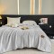 Pătură Jojo Home din Cașmir Artificial 200x230 cm – Moale, Pufoasă și Călduroasă, Gri Deschis, PJC-020 Pătură Jojo Home din Cașmir Artificial 200x230 cm – Moale, Pufoasă și Călduroasă, Gri Deschis, PJC-020