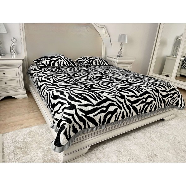 Cuvertura pat dublu, 3 piese, Catifea Matlasata, 230x250cm, plus 2 fete de perna, Alb-Negru, zebra, CCV-061