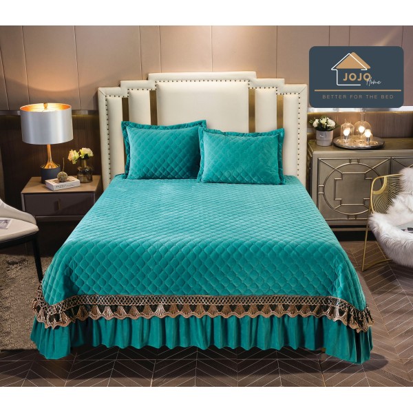 Cuvertura pat dublu, 3 piese, Catifea Matlasata cu Broderie Aurie, 250x270cm, Vernil, CCB-022