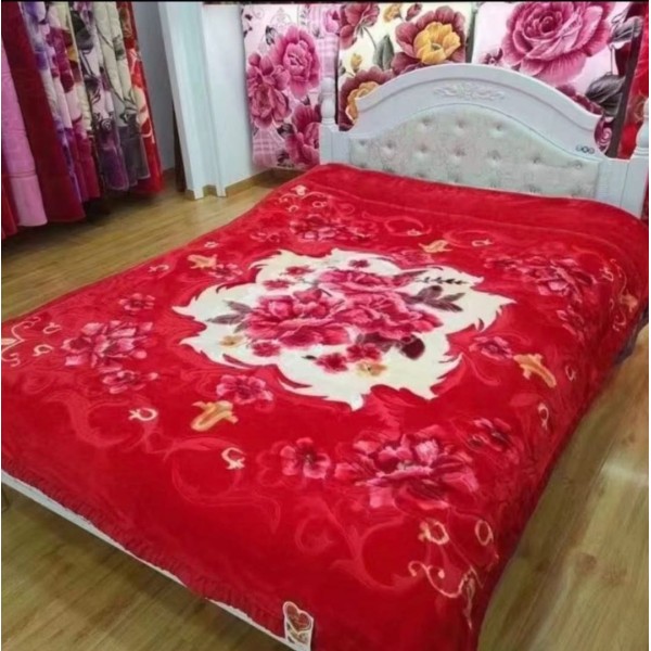 Patura Cocolino dubla si pufoasa perfecta pentru sezonul rece 200 x 230 cm, Rosu, flori, PCM-011