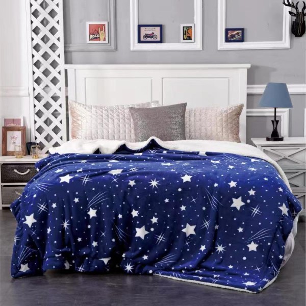 Pătură Cocolino cu blăniță 200x230 cm – moale, călduroasă și premium - Albastru, model stelute, PBC-065