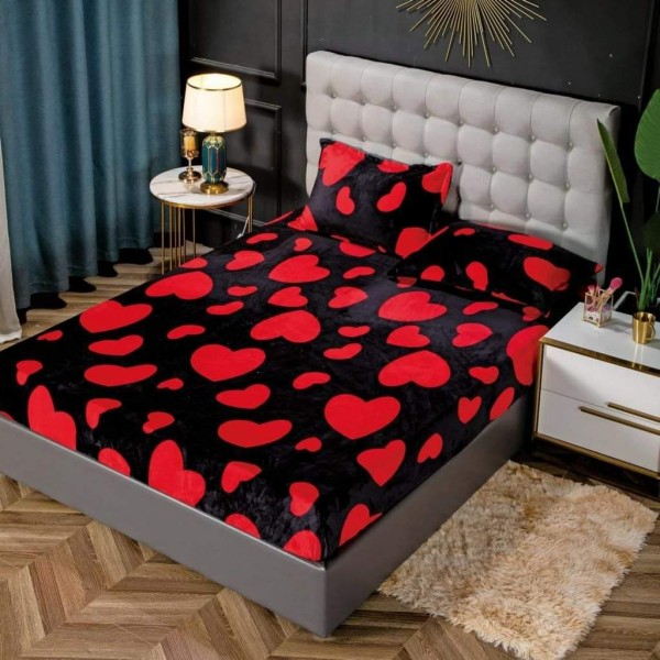Cearsaf cu elastic COCOLINO, 180x200x25cm, plus 2 fete de perne, Negru-Rosu, inimi, HC-029 Cearsaf cu elastic COCOLINO, 180x200x25cm, plus 2 fete de perne, Negru-Rosu, inimi, HC-029