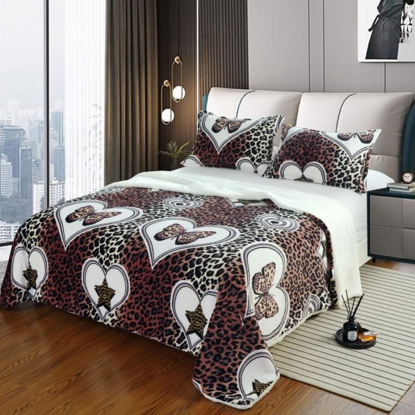 Patura CoCoLiNo cu blanita, 200x230 cm +2 fete de perna, Alb-Maro, animal print, PBC-025