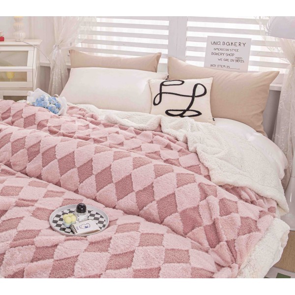 Pătură Cocolino cu blăniță 200x230 cm – moale, călduroasă și premium - Roz, model romburi, PBC-047
